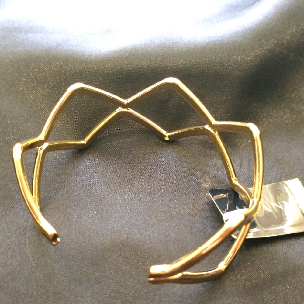 Alfani Traingular Gold Bracelet